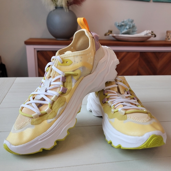 Sorel Shoes - Sorel Kinetic Breakthru Tech Lace Sneaker in Tranquil Yellow & Chalk - Like New